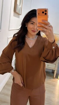 Blusa Decote V Brenda Mangas Bufantes Com Recortes