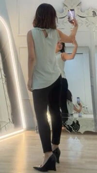 Blusa Regata Crepe Noelle Barrado Assimétrico Detalhe Renda