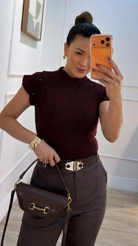 Blusa Tricot Com Entremeios Gola Alta Sandy Punhos E Barrado Ondulados