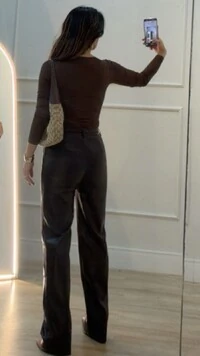 Blusa Suplex Decote V Camila Manga Longa