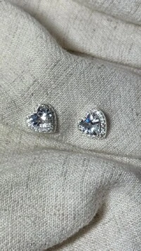 Brinco Pequeno Coração Cravejado Com Strass