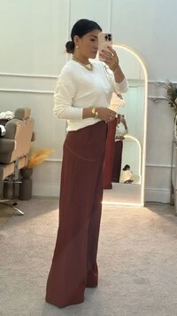 Calça Pantalona Carmen Com Botão Prata Texturizado