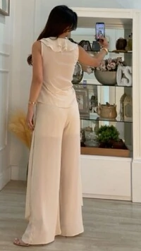 Calça Pantalona Em Crepe Larissa Fendas Laterais