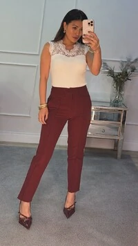 Blusa Tricot Decote Coração Jane Detalhe Rendado