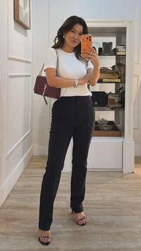 Blusa Malha Amanda Mangas Curtas com Nervuras em Relevo