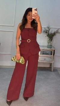 Calça Pantalona Adelia Com Cinto Pespontado E Fivela Dupla Dourada