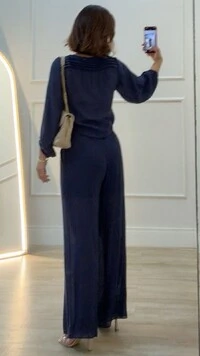 Calça Pantalona Acetinada Jamile Pala Larga Com Recortes