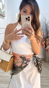 Lenço Acetinado Estampado Detalhe Em Animal Print