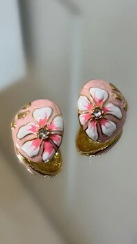 Brinco Grande Resinado Detalhe De Flor Resinada Com Strass