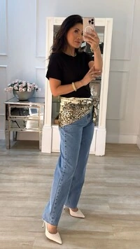 Blusa Básica Talia Gola Careca E Mangas Curtas