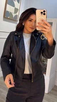 Jaqueta Couro Eco Zíper Dourado Milena Gola Com Detalhe Dourado