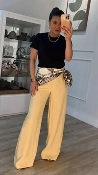 Blusa De Malha Bruna Mangas Curtas