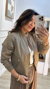 PRÉ-VENDA ENVIO ESTIMADO 28/11 Jaqueta Corta Vento Amabel Elastico No Barrado