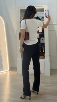 Blusa Malha Amanda Mangas Curtas com Nervuras em Relevo