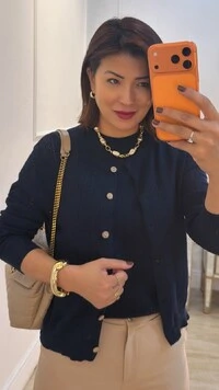 Cardigan Curto Tricot Luana Botões Amadeirados