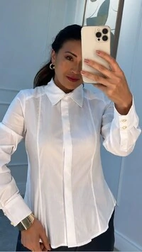 Camisa Tricoline Isis Punhos Largos Com Botões Dourados