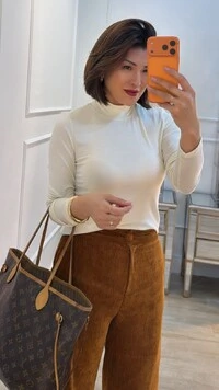 Blusa De Malha Gola Alta Monique Mangas Longas