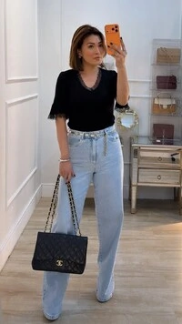 Blusa Canelada Decote V Hillary Mangas 3/4 Detalhe De Renda