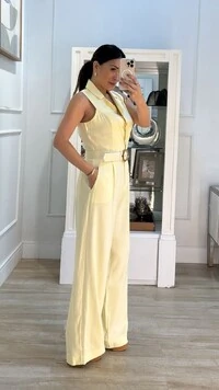 Macacão Pantalona Frente Única Simone Cinto Redondo Detalhado