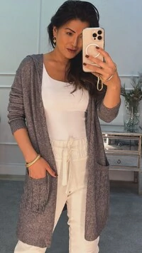 Maxi Cardigan Tricot Adriane Com Detalhe Trançado E Capuz