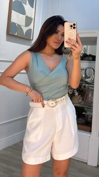 Blusa Regata Malha Decote V Transpassado Kaylla Alça Torcida