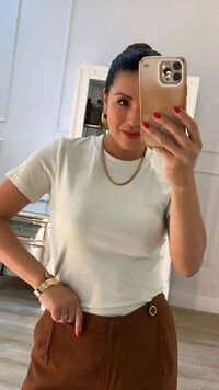 Blusa De Malha Bruna Mangas Curtas