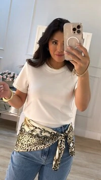 Blusa Básica Talia Gola Careca E Mangas Curtas