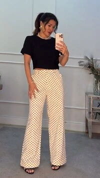 Calça Pantalona Poá Maira Pala Com Martingales Nas Laterais