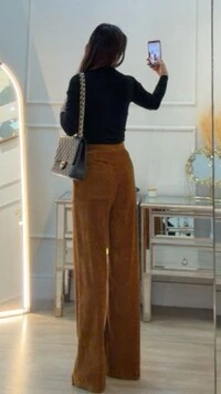Calça Pantalona Veludo Melissa Botão Forrado