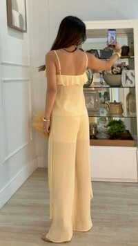 Blusa Regata Crepe Detalhe De Babado Larissa Alças Finas