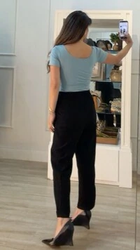 Blusa Suplex Decote Em U Brooke Mangas Curtas