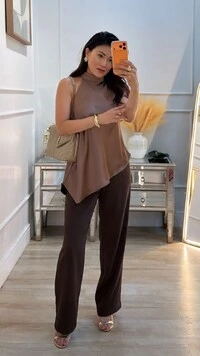 Blusa Acetinada Cava Americana Eloah Barrado Assimétrico
