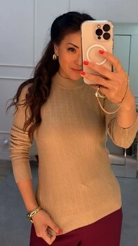 Blusa Tricot Nervuras Verticais Roberta Gola Alta Canelada