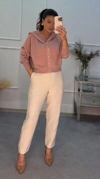 Cardigan Curto Tricot Com Capuz Karla Botão De Flor Com Pé