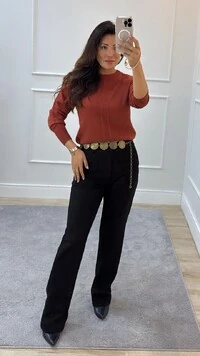 Calça Reta Suede Babi Botões Forrados Frontais