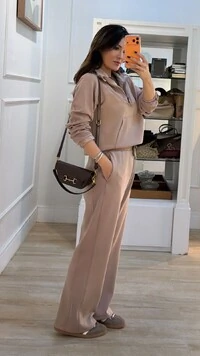 Conjunto Moletom Luiza Blusa Detalhe Elástico Nos Punhos E Calça Pantalona