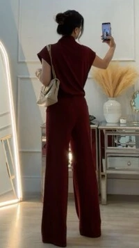 Calça Pantalona Gabriela Bolsos Laterais Detalhe Botão Dourado