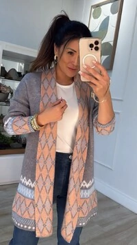 Maxi Cardigan Pillar Com Detalhes Estampados