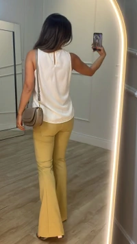 Calça Flare Bolsos Fake Com Lapela Dupla Pamella Botões Prata