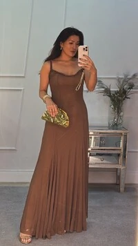 Vestido Longo Tulê Aurora Decote Em U Detalhe De Babadinho