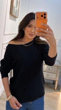 Blusa Tricot Gola Canoa Valéria Detalhe De Entremeios Na Vertical