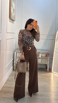 Blusa Tule Bia Manga Longa Gola Alta Animal Print