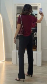 Blusa Malha Amanda Mangas Curtas com Nervuras em Relevo