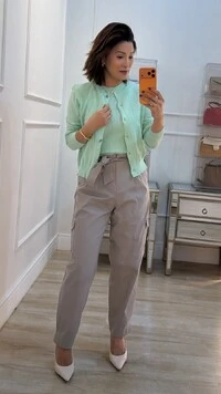 Cardigan Curto Tricot Luana Botões Amadeirados