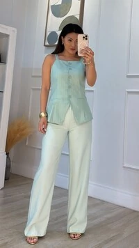 Calça Pantalona Marie Botões Duplos Resinados Com Brilho