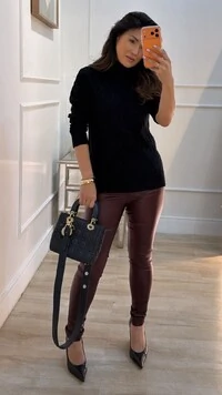 Blusa Tricot Gola Rolê Kelly Nervuras Caneladas Na Diagonal