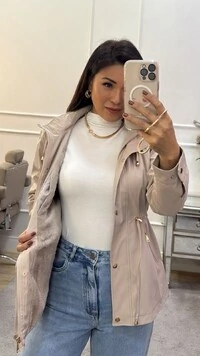 Parka Forro Peluciado Nina Bolsos Com Zíper Diagonais Dourados