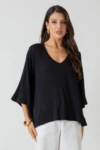 Blusa Ampla Decote V Thayna Mangas 7/8 Evasê