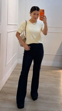 Blusa De Malha Noemi Mangas 3/4 Com Recortes