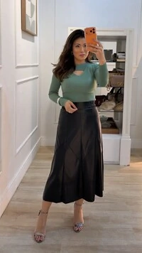 Blusa Tricot Canelado Joyce Recorte Vazado Em V No Busto